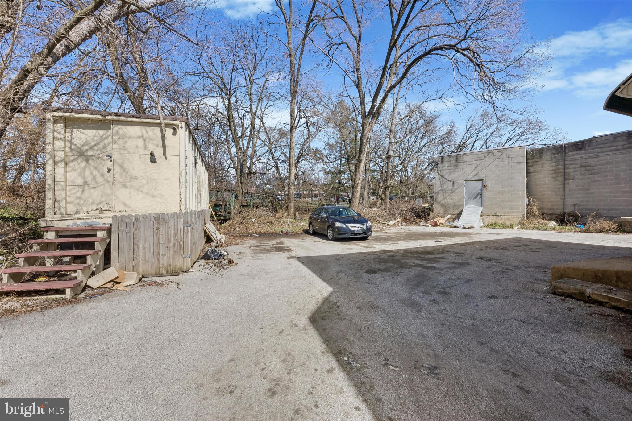 909 Springfield Road, Unit B Darby, PA 19023 - Photo 3 of 15