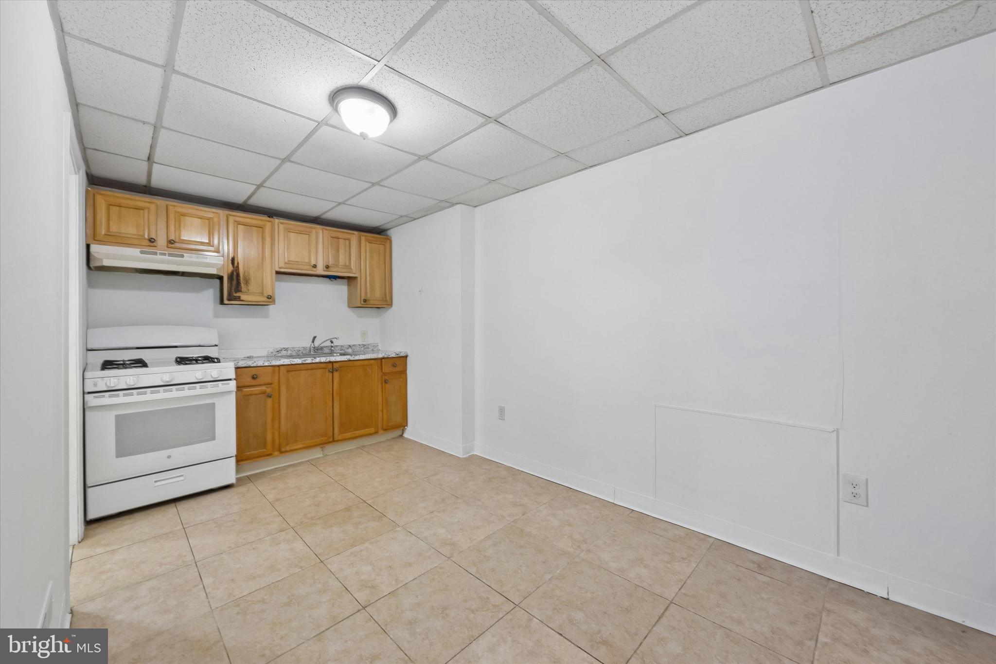 909 Springfield Road, Unit B Darby, PA 19023 - Photo 6 of 15