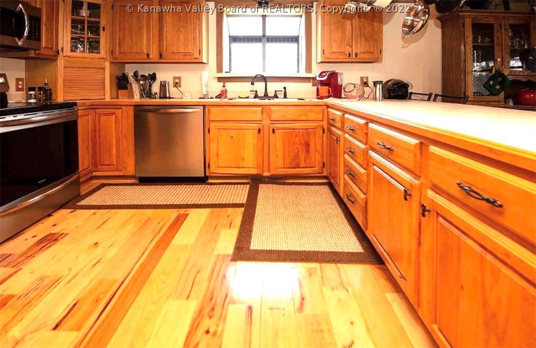 6806 Charleston Road Given, WV 25245 - Photo 6 of 29 Gallery Image 6