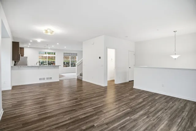 $434,900 | 4035 River Valley Way, Eagan, MN 55122