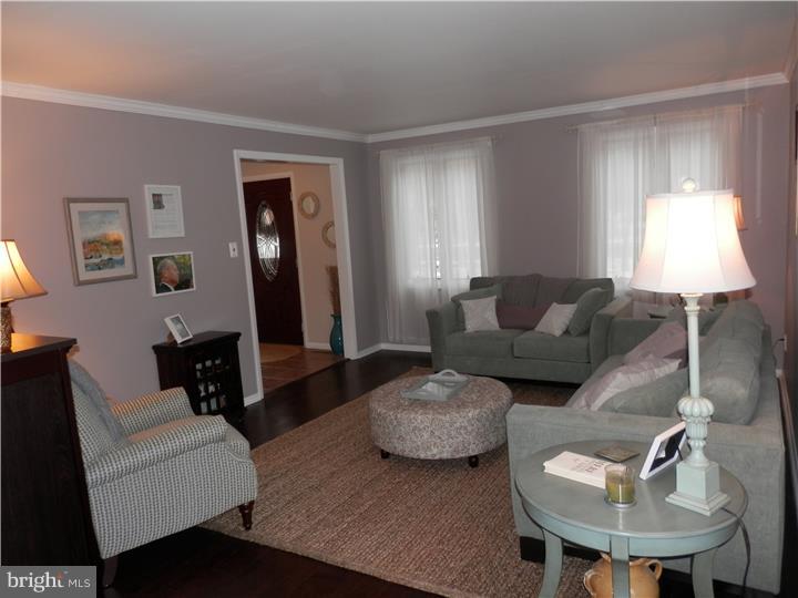 401 Indian Mills Road Shamong, NJ 08088 - Photo 2 of 25 Living Room