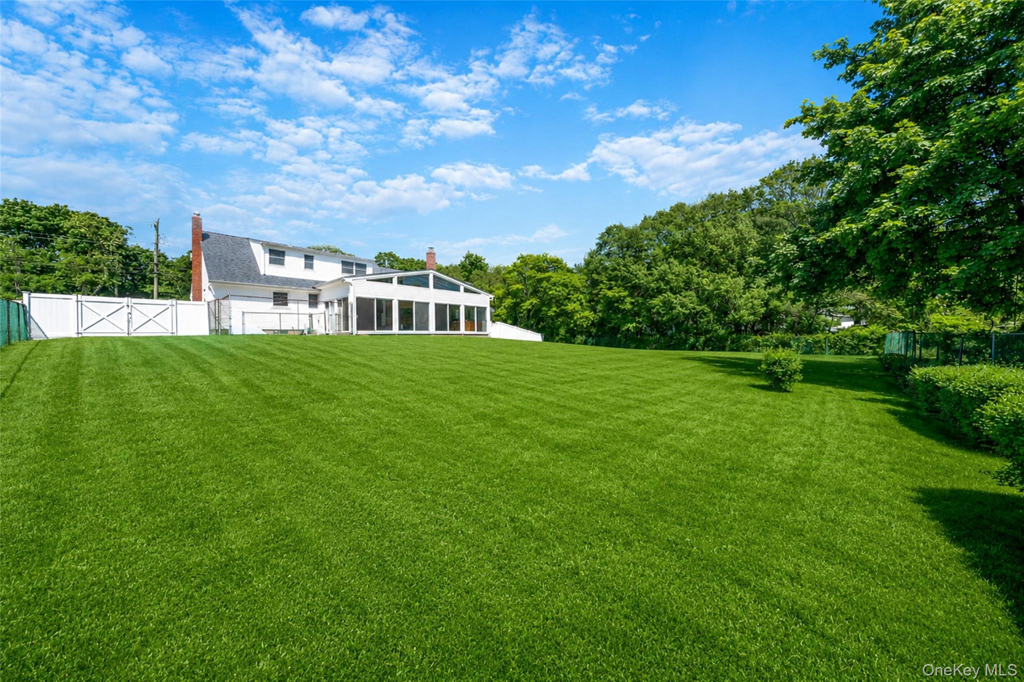 376 South Country Road East Patchogue, NY 11772 - Photo 34 of 36