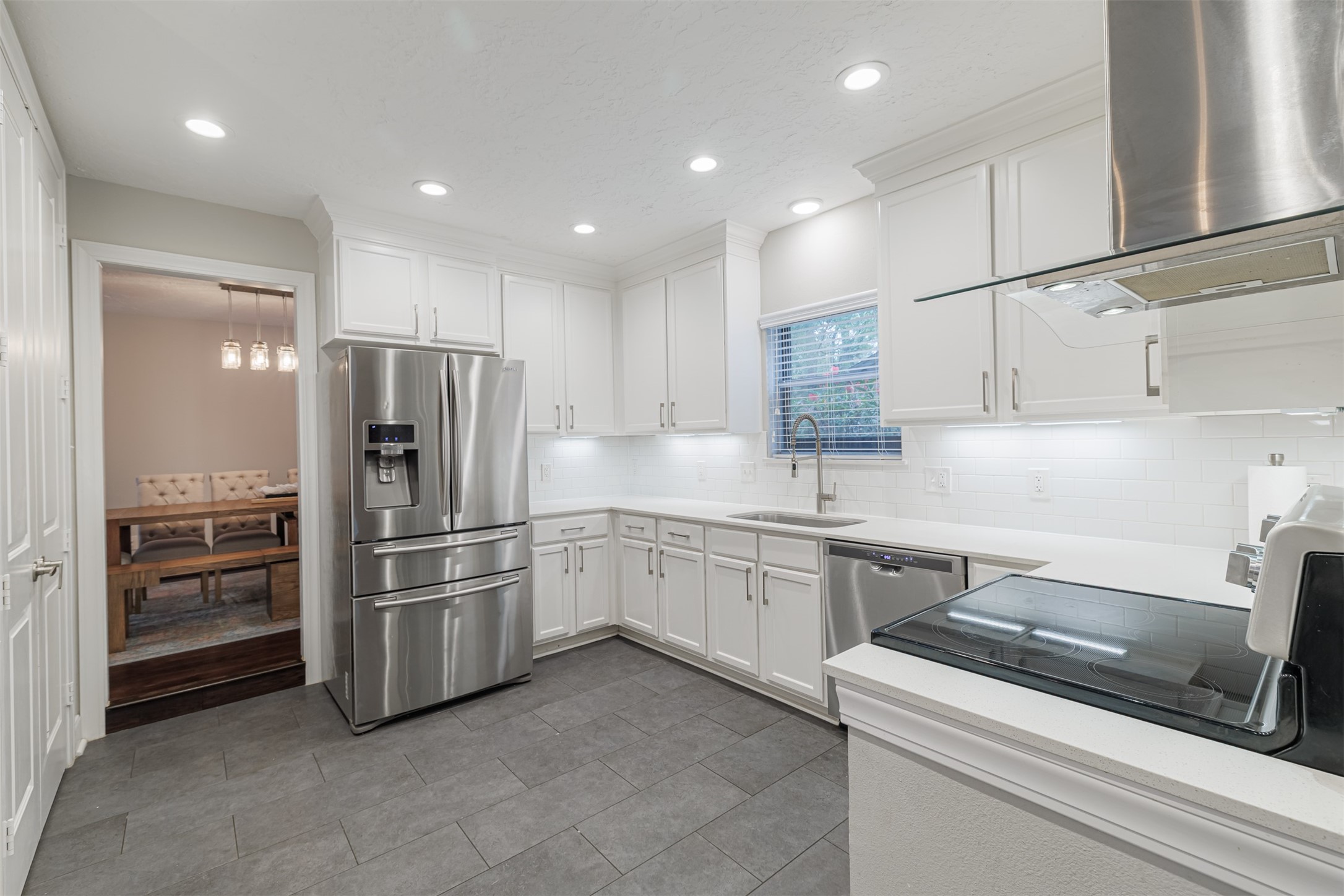 2227 7 Oaks Drive Houston, TX 77339 - Photo 7 of 28