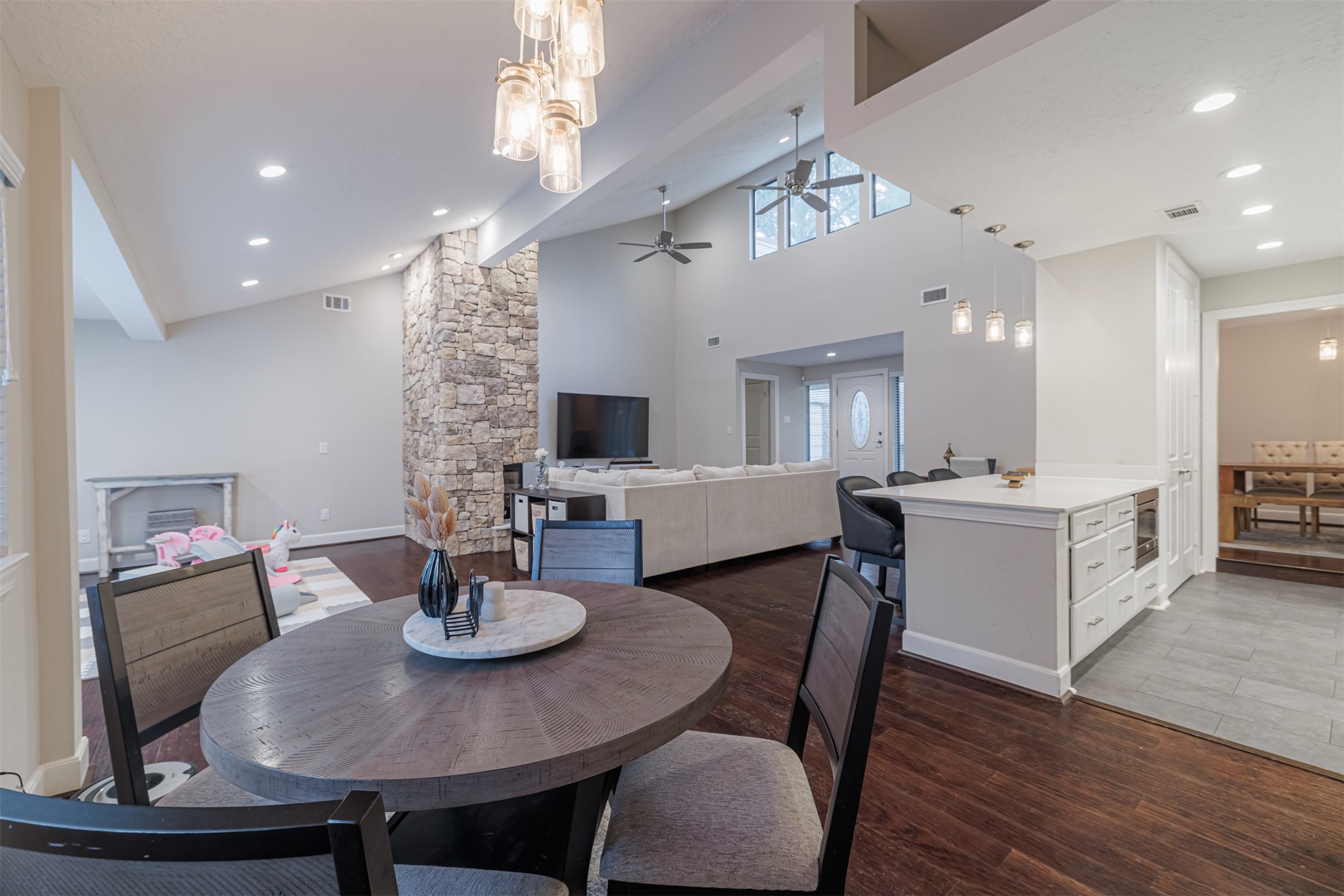 2227 7 Oaks Drive Houston, TX 77339 - Photo 10 of 28