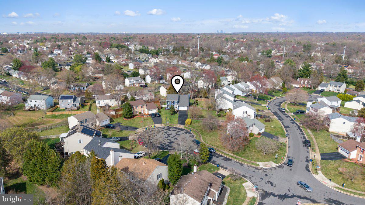 13534 King Charles Drive Chantilly, VA 20151 - Photo 26 of 28 an aerial view of multiple house