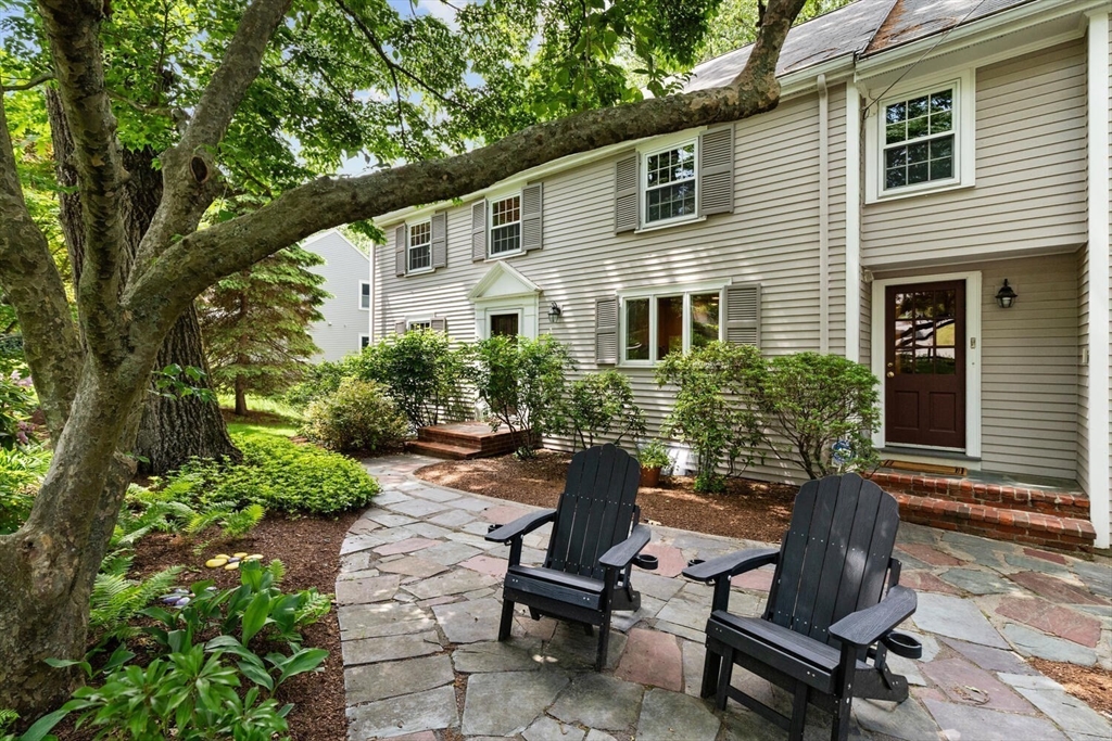 10 Olde Lyme Road Winchester, MA 01890 - Photo 3 of 33 Gallery Image 3
