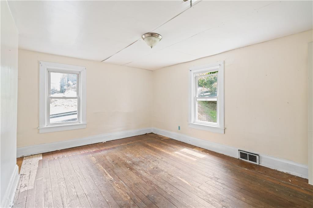 937 10th Street Donora, PA 15033 - Photo 9 of 17 Bedroom unit B 2nd Floor