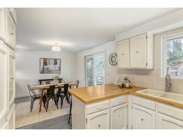 $570,000 | 416 Ogden Drive, Oregon City, OR 97045