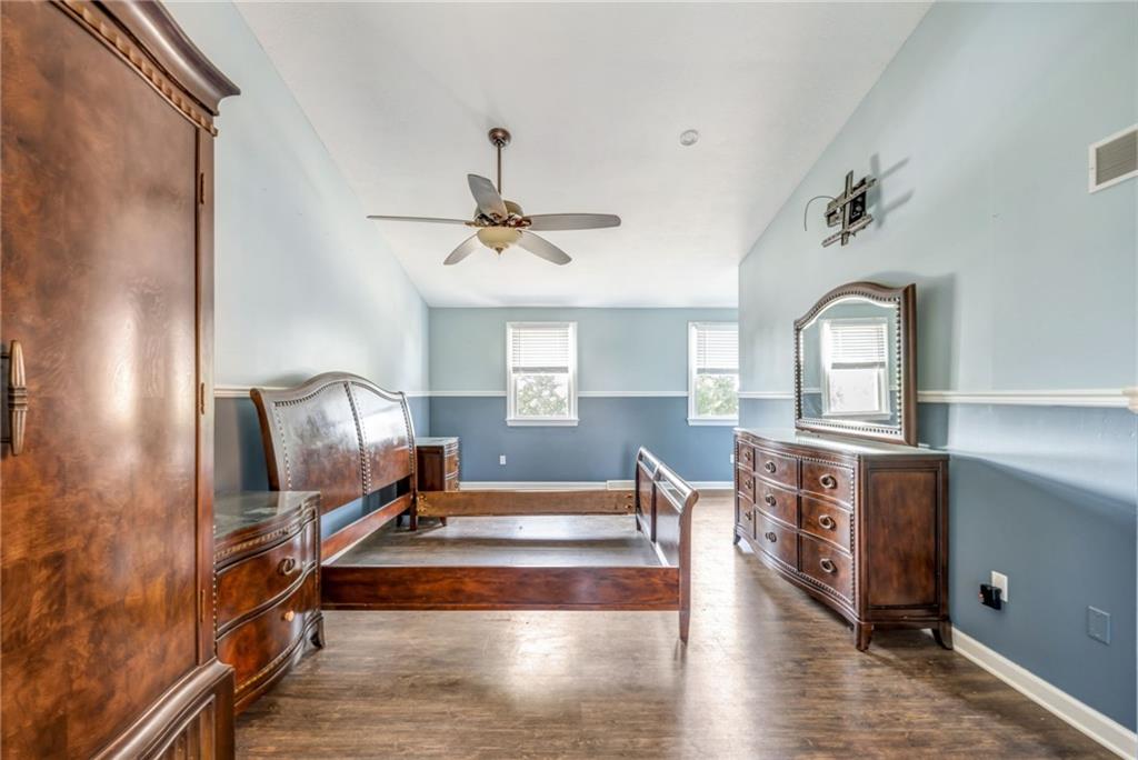 5015 Julia Lane McKees Rocks, PA 15136 - Photo 24 of 45 a living room with furniture