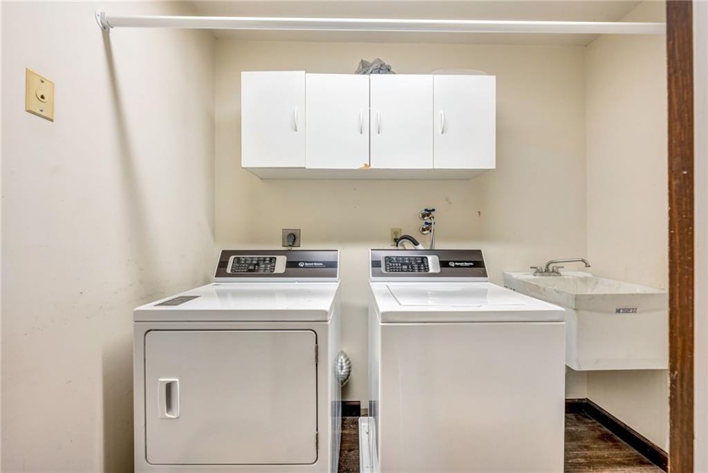 5015 Julia Lane McKees Rocks, PA 15136 - Photo 32 of 45 a utility room with dryer and washer