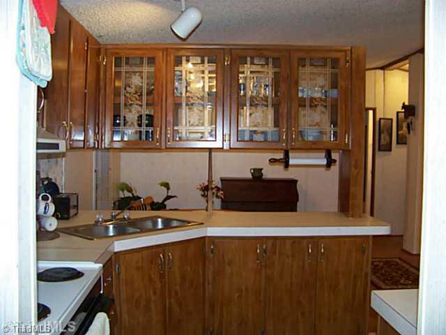 424 Allen Road Mocksville, NC 27028 - Photo 7 of 16 Kitchen.