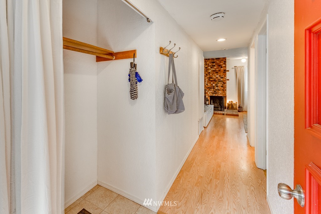 9517 Northeast 180th Street, Unit B104 Bothell, WA 98011 - Photo 2 of 18