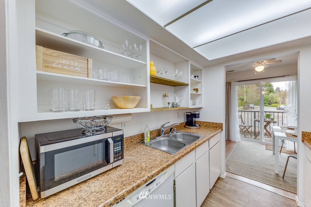 9517 Northeast 180th Street, Unit B104 Bothell, WA 98011 - Photo 13 of 18