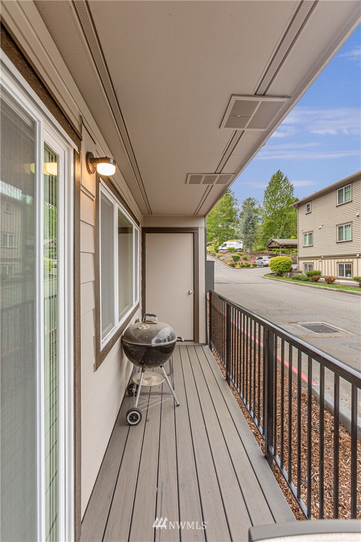 9517 Northeast 180th Street, Unit B104 Bothell, WA 98011 - Photo 16 of 18