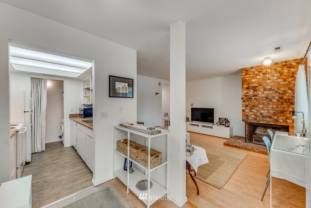 9517 Northeast 180th Street, Unit B104 Bothell, WA 98011 - Photo 10 of 18