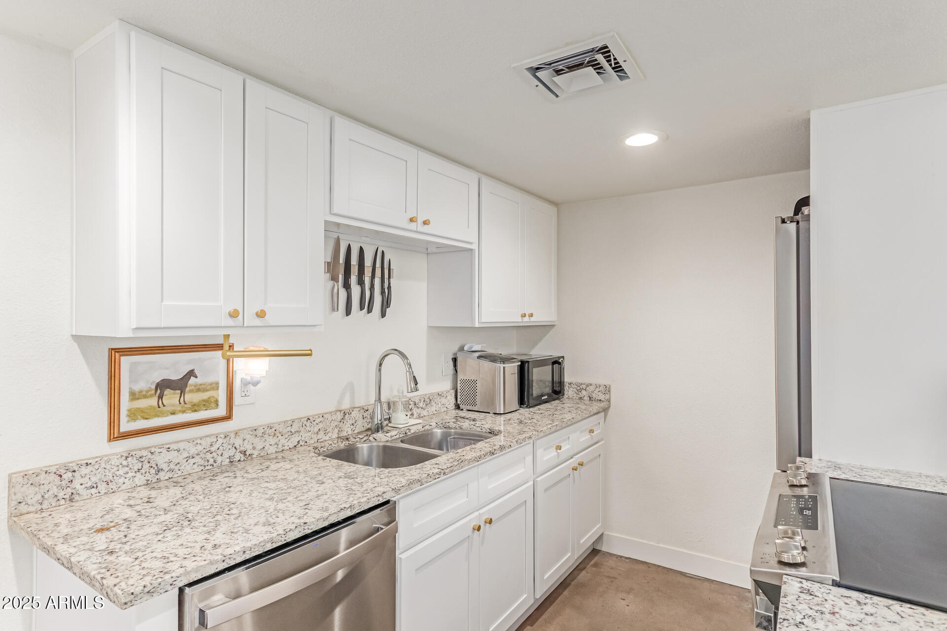 930 South Dobson Road, Unit 3 Mesa, AZ 85202 - Photo 10 of 27 12 - Dobson