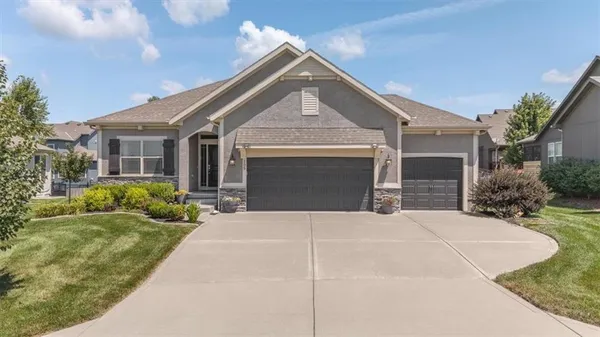 $540,000 | 105 Southeast Griffin Street, Blue Springs, MO 64064