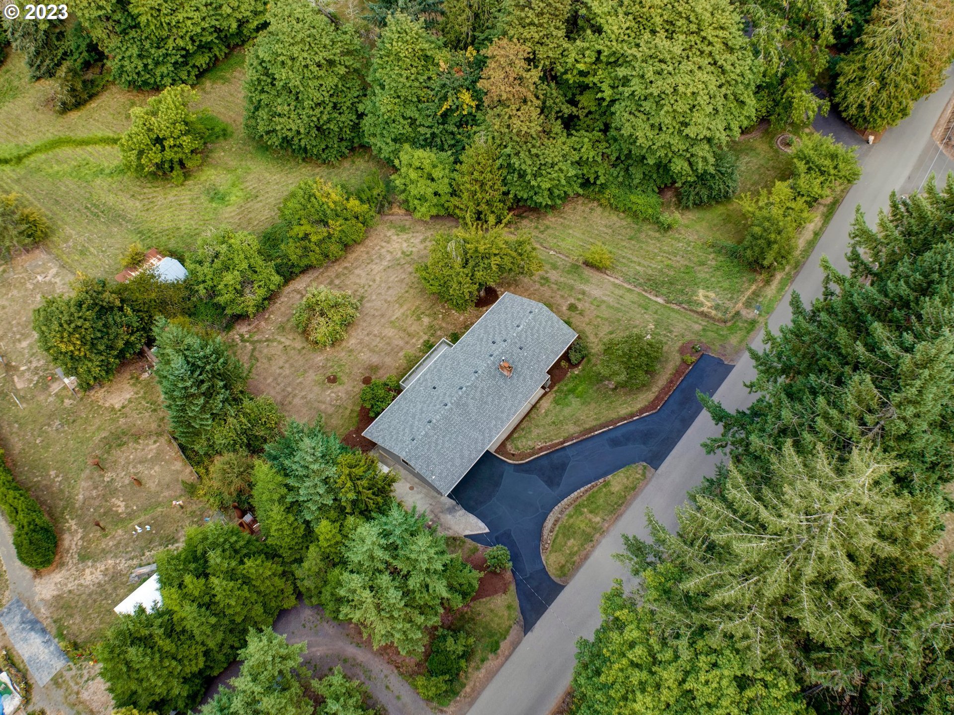 6251 Southwest Prosperity Park Road Tualatin, OR 97062 - Photo 2 of 47 Gallery Image 2