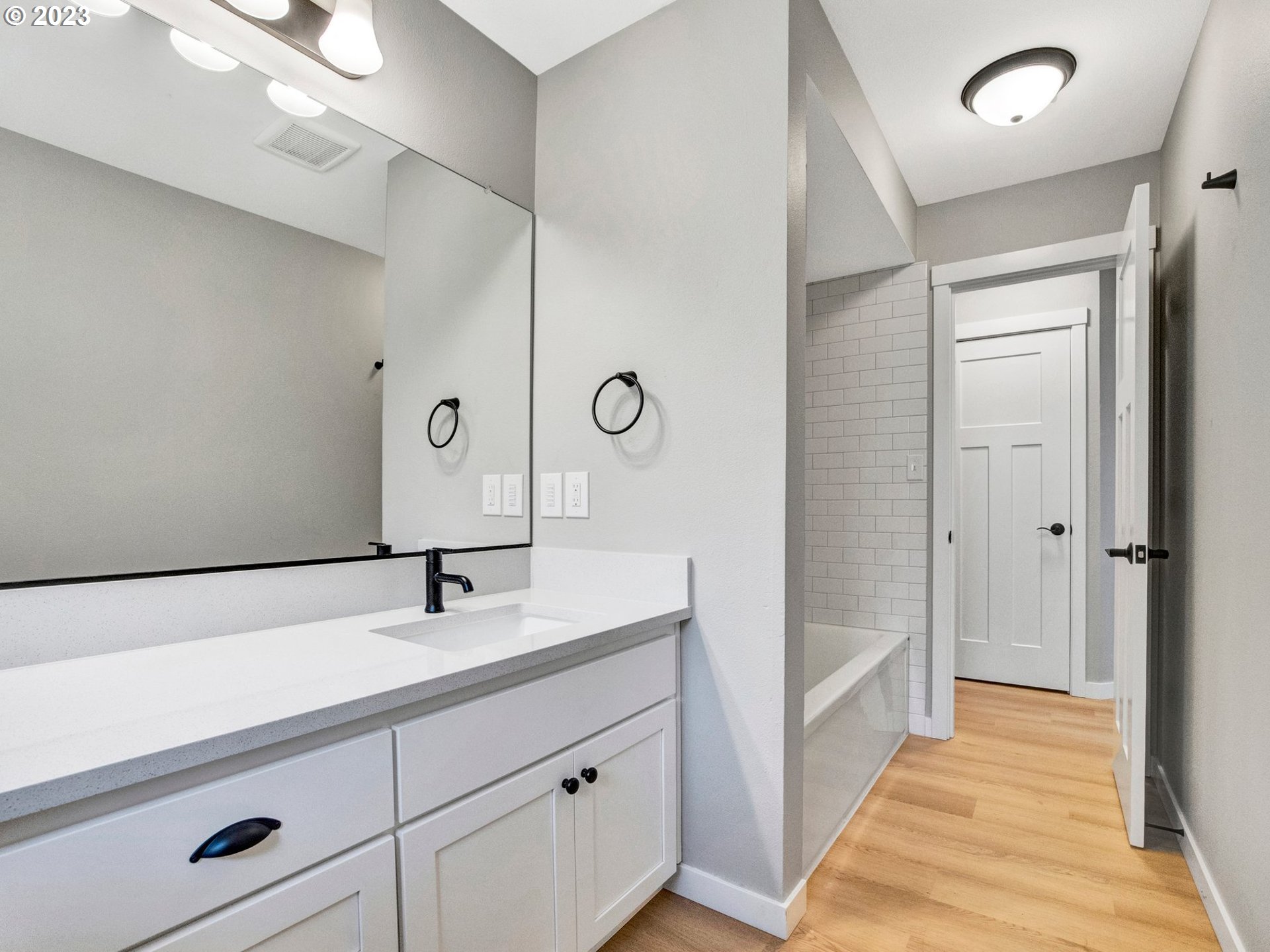6251 Southwest Prosperity Park Road Tualatin, OR 97062 - Photo 29 of 47 Gallery Image 29