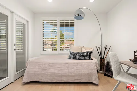 $2,095,000 | 24762 Vía Pradera, Calabasas, CA 91302