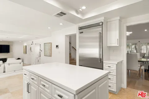 $2,095,000 | 24762 Vía Pradera, Calabasas, CA 91302