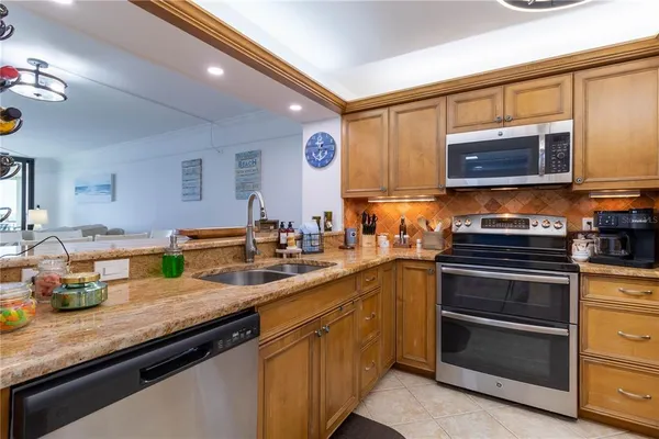 $5,000 | 4253 Bay Beach Lane, Unit G2, Fort Myers Beach, FL 33931