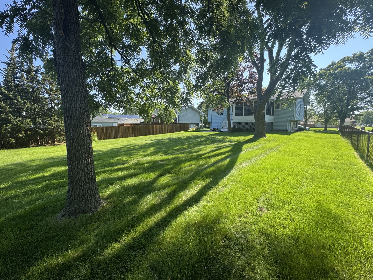 2010 Carleton Road Hoffman Estates, IL 60169 - Photo 23 of 24