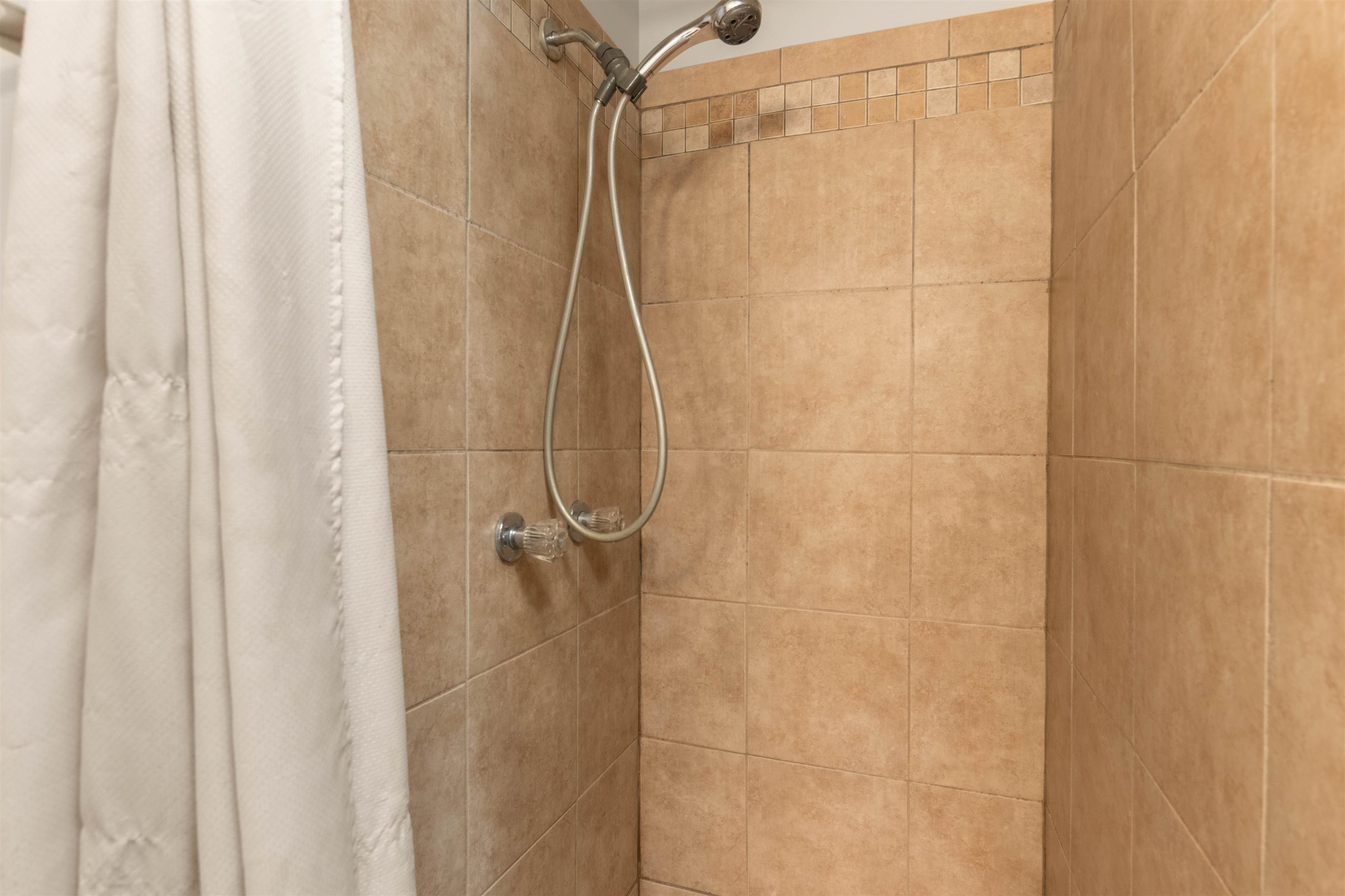 5573 Pleasant View Road, Unit 35 Memphis, TN 38134 - Photo 17 of 25 a bathroom with a shower