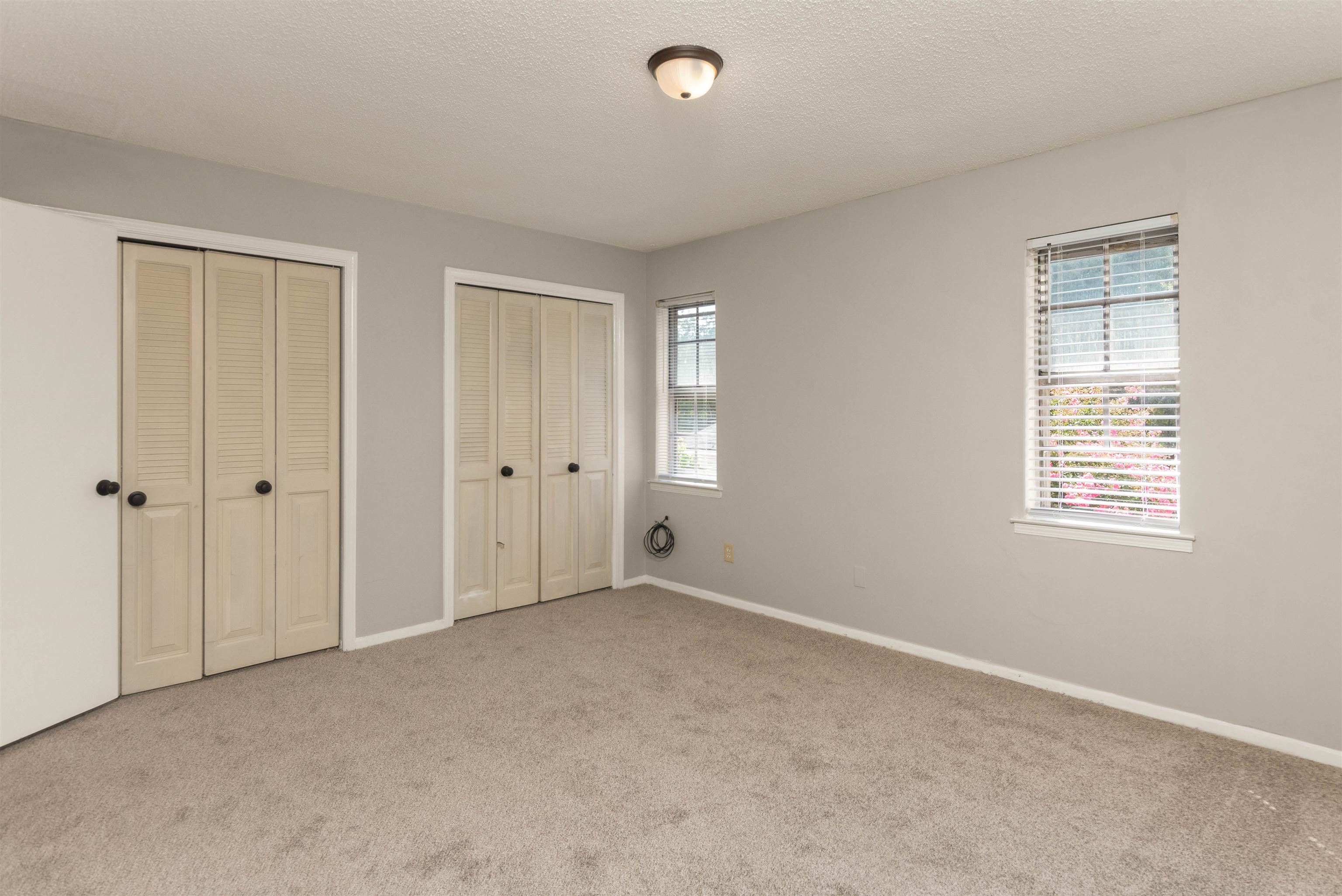 5573 Pleasant View Road, Unit 35 Memphis, TN 38134 - Photo 18 of 25 a view of an empty room with a window
