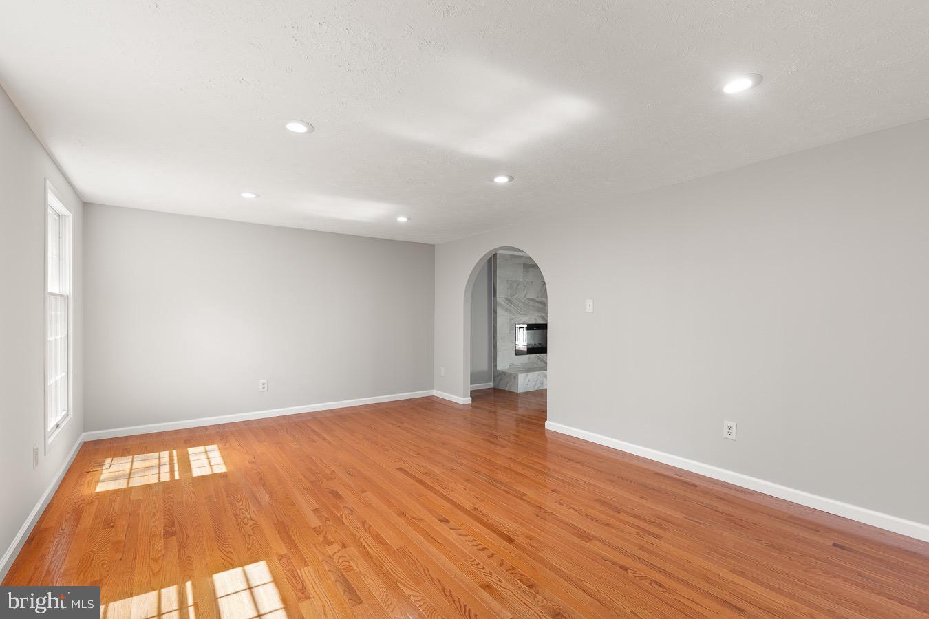5918 Oak Ridge Court Burke, VA 22015 - Photo 5 of 37