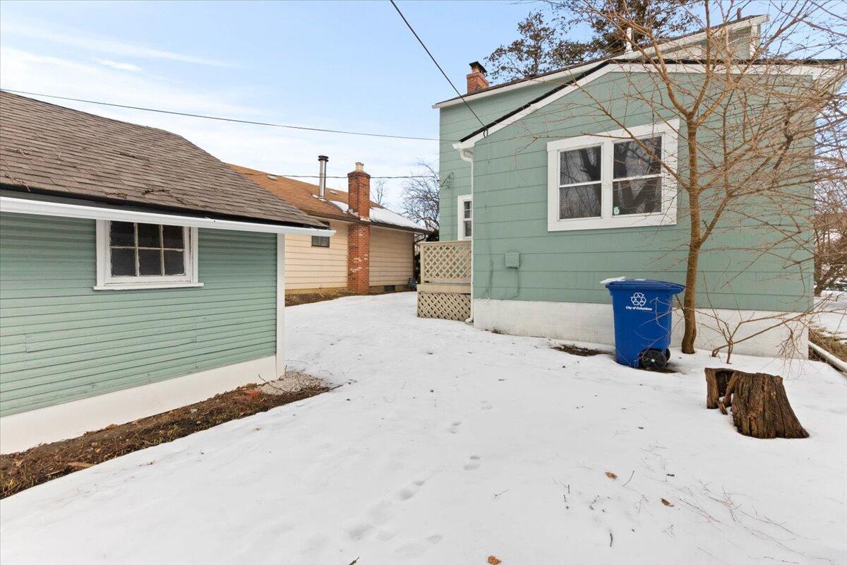 591 South Hampton Road Columbus, OH 43213 - Photo 28 of 28 28-Exterior Back