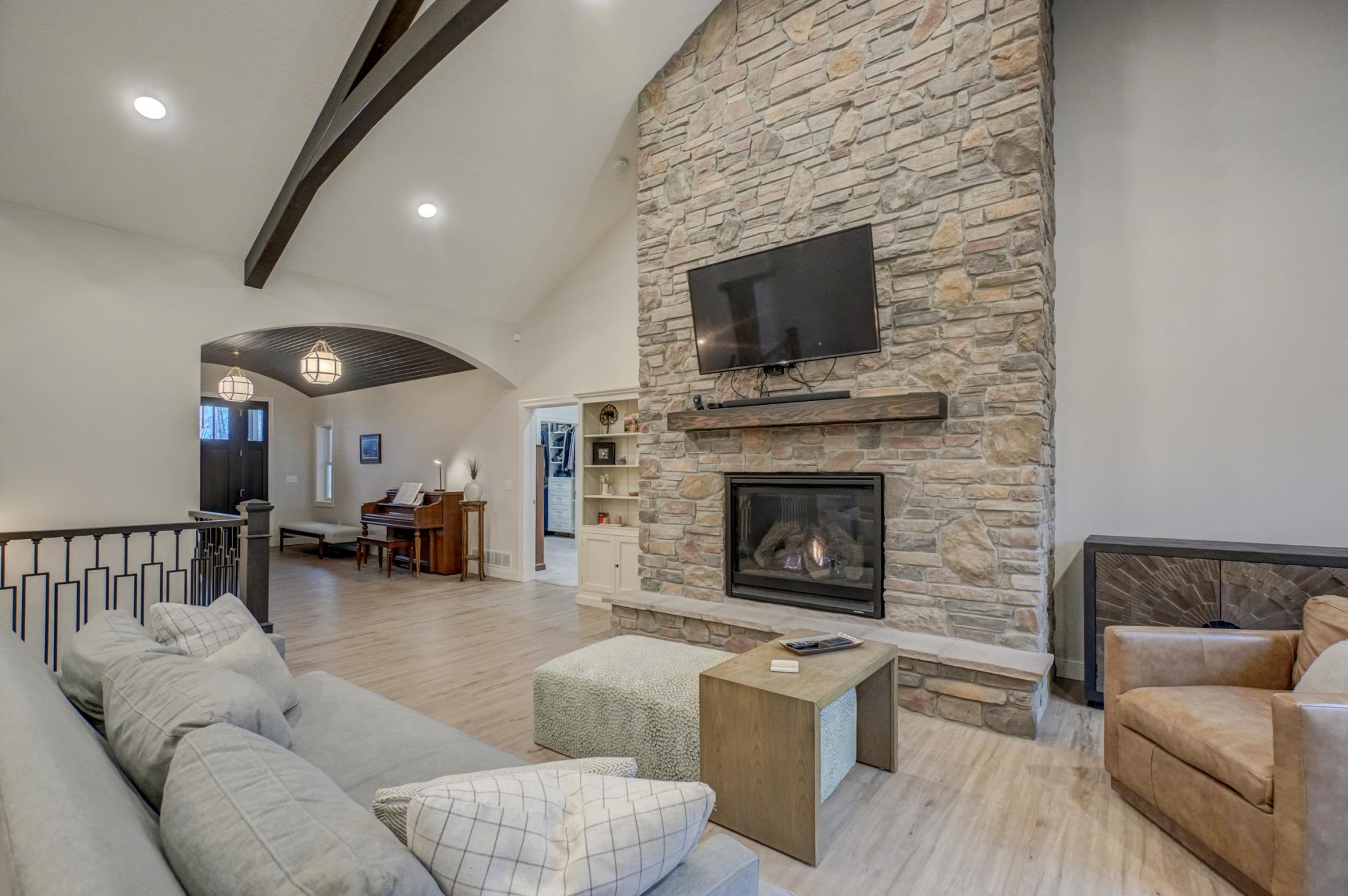 1075 Autumn Oak Lane Hudson, WI 54016 - Photo 6 of 37