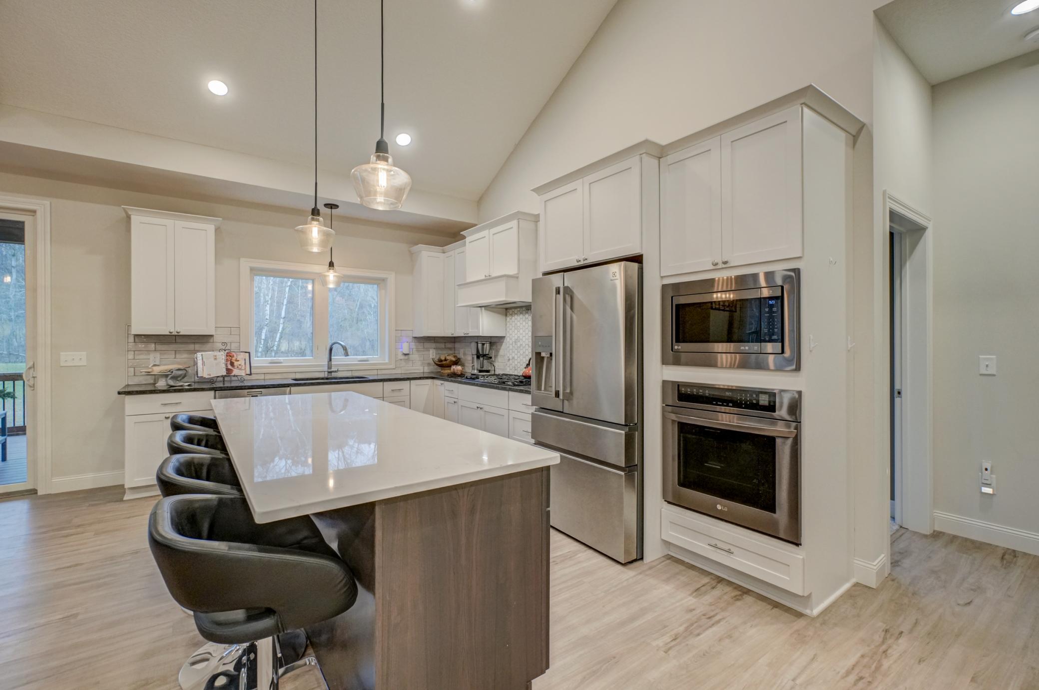 1075 Autumn Oak Lane Hudson, WI 54016 - Photo 9 of 37