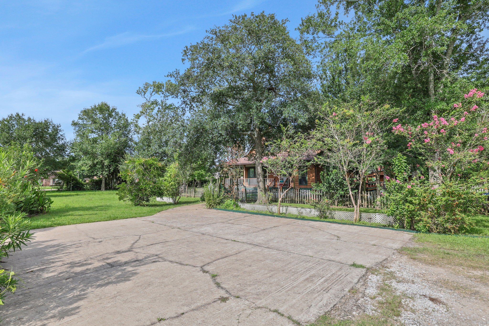219 Harris Road Highlands, TX 77562 - Photo 10 of 49