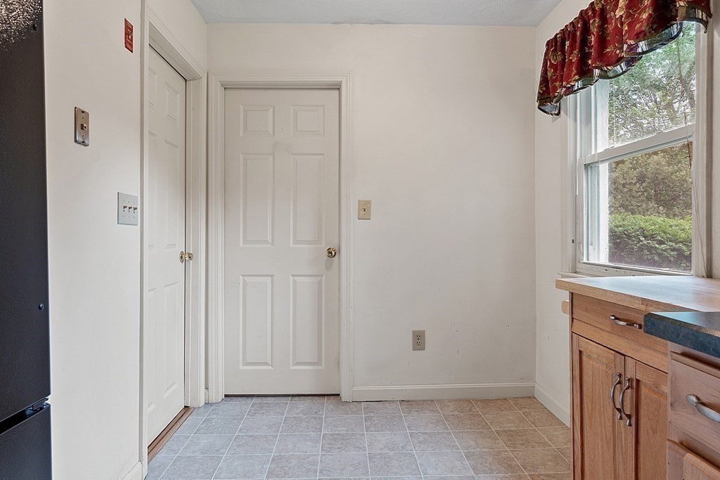 11 Austin Road Billerica, MA 01821 - Photo 13 of 29