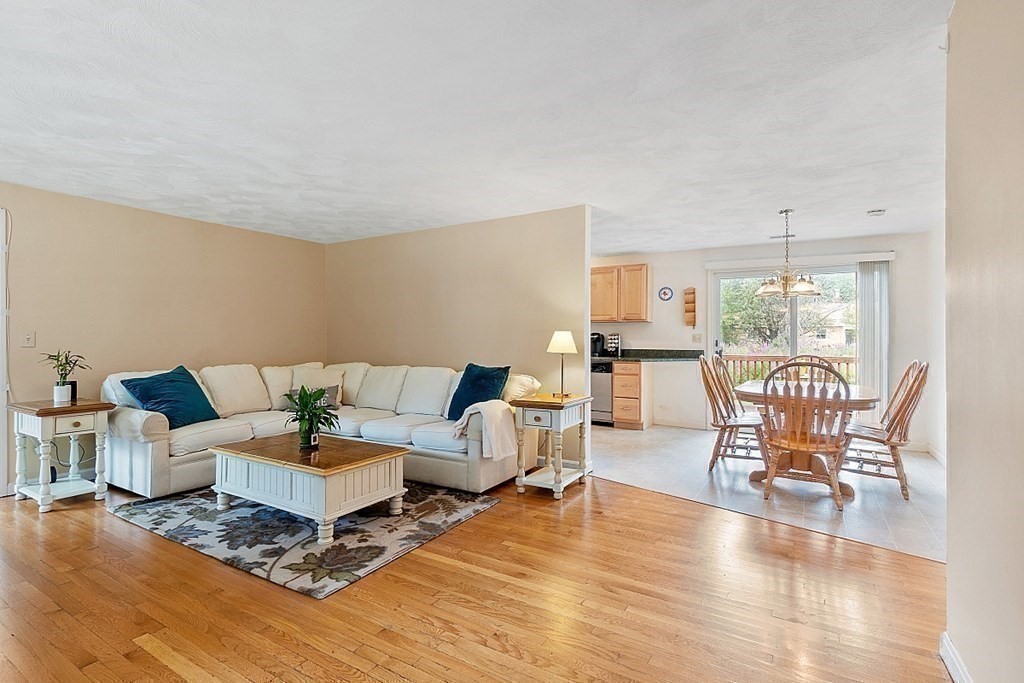 11 Austin Road Billerica, MA 01821 - Photo 4 of 29