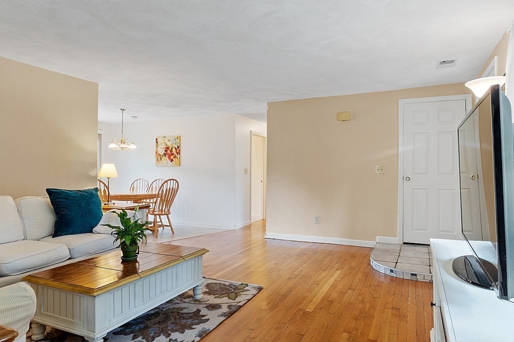 11 Austin Road Billerica, MA 01821 - Photo 7 of 29