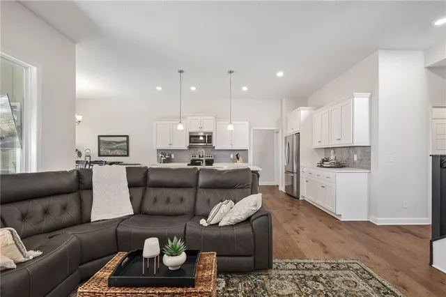 $485,000 | 2939 Southwest Arbor Tree Drive, Lee's Summit, MO 64082