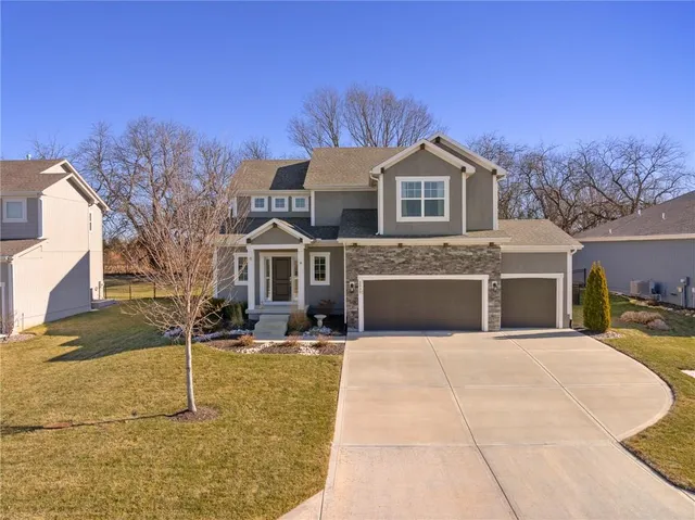 $485,000 | 2939 Southwest Arbor Tree Drive, Lee's Summit, MO 64082