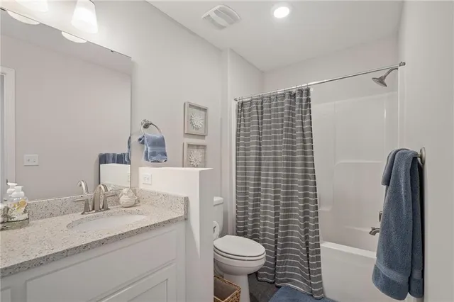 $485,000 | 2939 Southwest Arbor Tree Drive, Lee's Summit, MO 64082