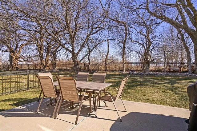 $485,000 | 2939 Southwest Arbor Tree Drive, Lee's Summit, MO 64082