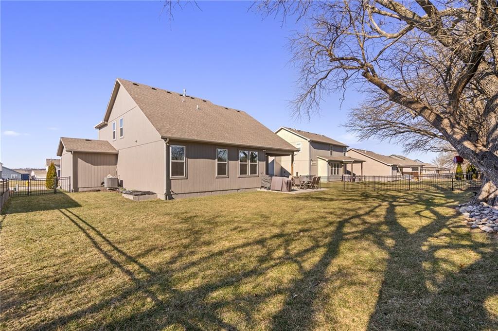 2939 Southwest Arbor Tree Drive Lee's Summit, MO 64082 - Photo 59 of 65