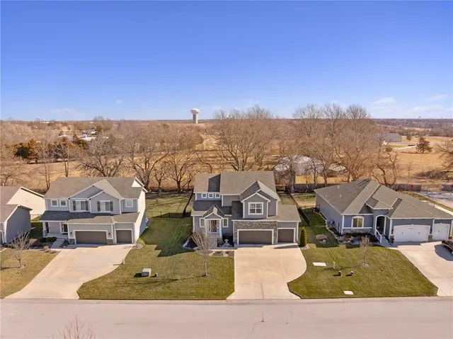 $485,000 | 2939 Southwest Arbor Tree Drive, Lee's Summit, MO 64082