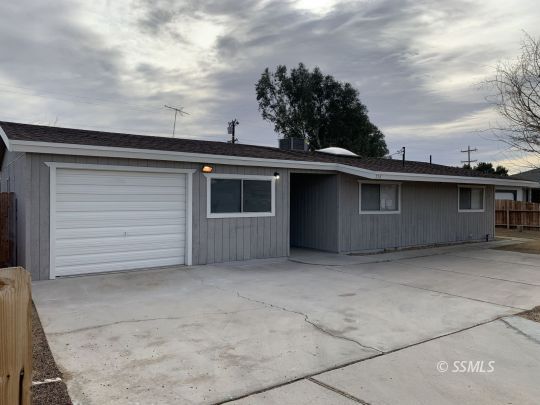 712 South Allen Street Ridgecrest, CA 93555 - Photo 1 of 26