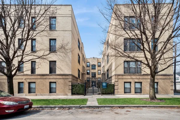 $295,000 | 4638 North Albany Avenue, Unit 1E, Chicago, IL 60625
