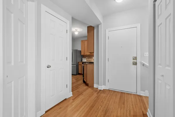 $295,000 | 4638 North Albany Avenue, Unit 1E, Chicago, IL 60625