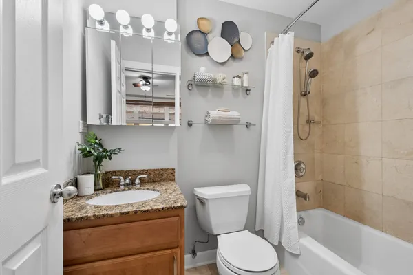 $295,000 | 4638 North Albany Avenue, Unit 1E, Chicago, IL 60625