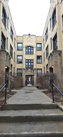 $295,000 | 4638 North Albany Avenue, Unit 1E, Chicago, IL 60625