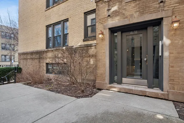 $295,000 | 4638 North Albany Avenue, Unit 1E, Chicago, IL 60625