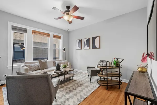 $295,000 | 4638 North Albany Avenue, Unit 1E, Chicago, IL 60625